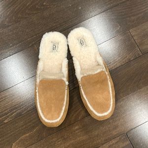 Uggs close, toe camel loafer,  slides